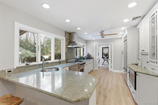 5 Stafford Lane, Stony Brook, NY 11790