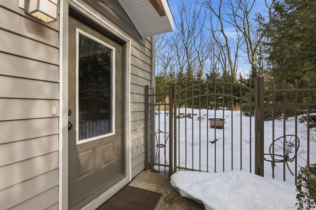 5 Stafford Lane, Stony Brook, NY 11790