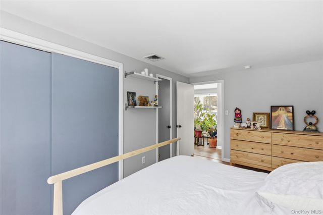 5 Stafford Lane, Stony Brook, NY 11790