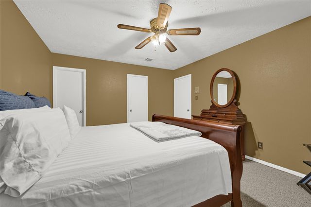 10715 Misty River Drive, Houston, TX 77086