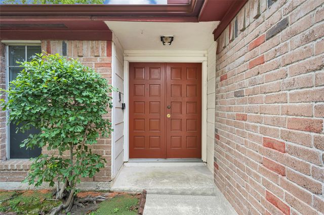 10715 Misty River Drive, Houston, TX 77086