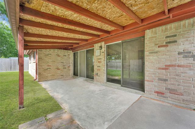 10715 Misty River Drive, Houston, TX 77086