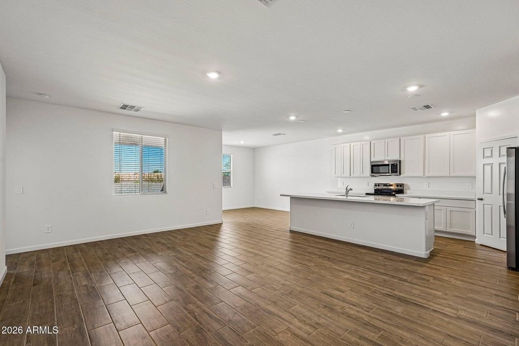 9640 W TAMARISK Avenue, Tolleson, AZ 85353 — photo 5