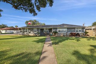 616 N 28th Street, Nederland, TX 77627