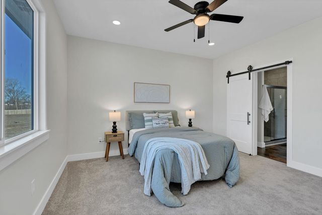 675 S Arbor Valley Way, Valley Center, KS 67147