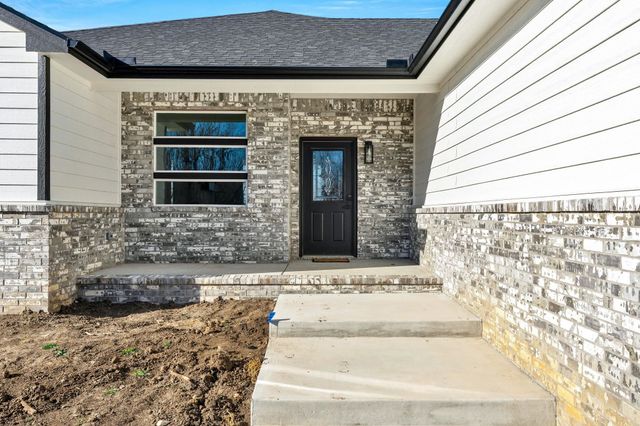675 S Arbor Valley Way, Valley Center, KS 67147