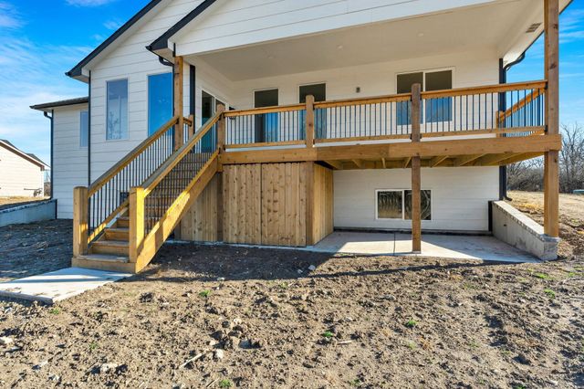 675 S Arbor Valley Way, Valley Center, KS 67147