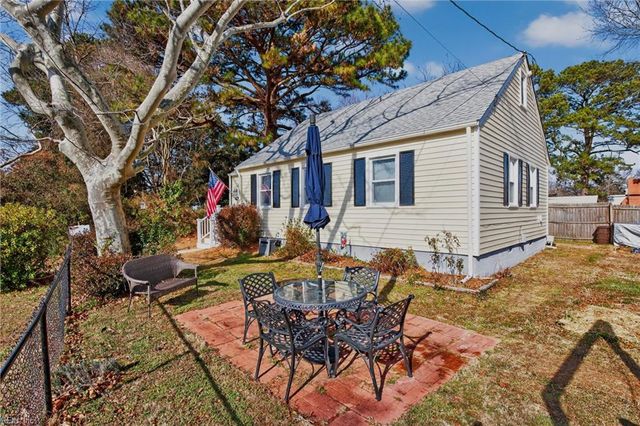 1386 Sunset DR, Norfolk, VA 23503