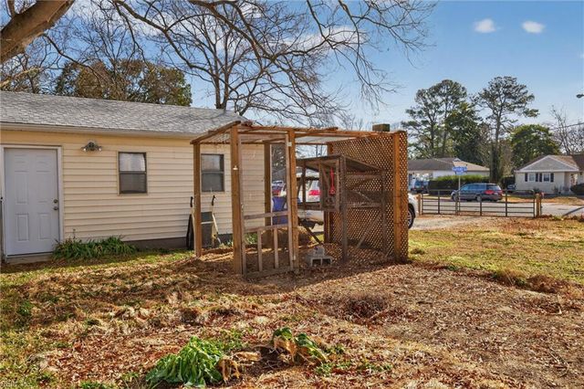 1386 Sunset DR, Norfolk, VA 23503