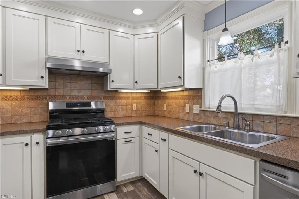 1386 Sunset DR, Norfolk, VA 23503