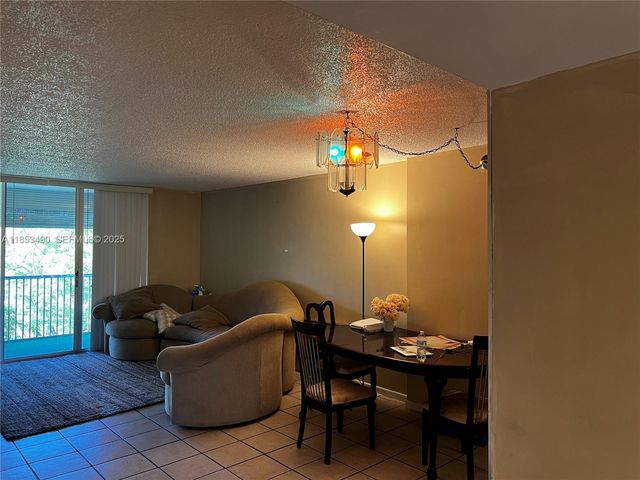 3141 Nw 47th Terrace 322, Lauderdale Lakes, FL 33319