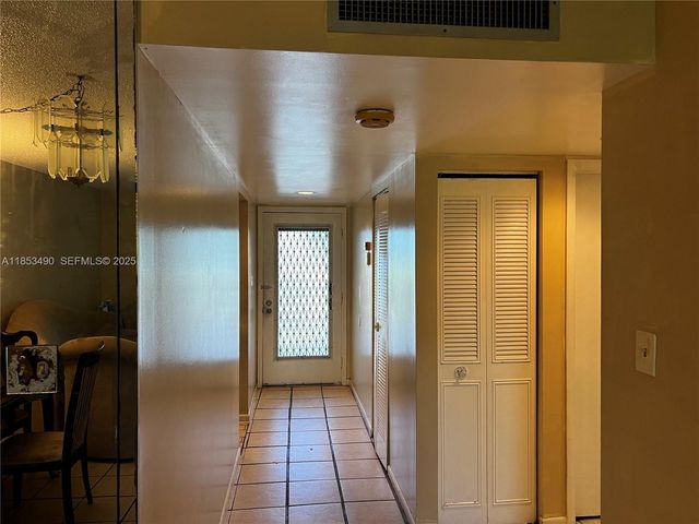 3141 Nw 47th Terrace 322, Lauderdale Lakes, FL 33319