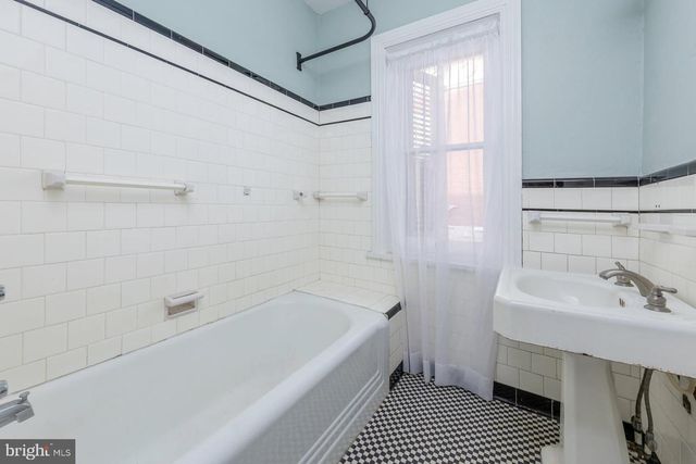 33 MARKET ST, Salem, NJ 08079