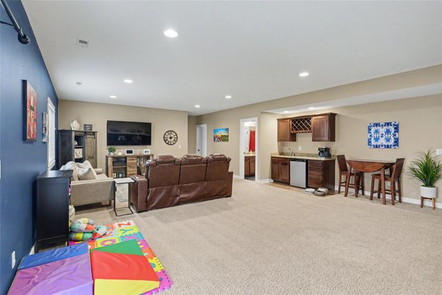 903 NW Ridge Road, Ankeny, IA 50023