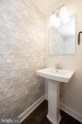 131 MULBERRY DR, Malvern, PA 19355