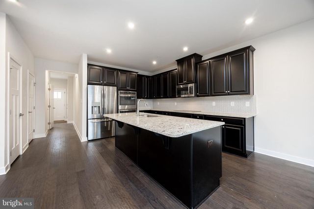 131 MULBERRY DR, Malvern, PA 19355