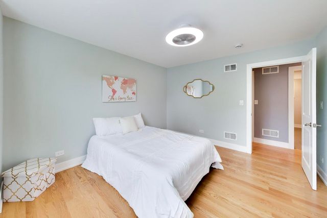 2311 N Arlington Heights Road, Arlington Heights, IL 60004