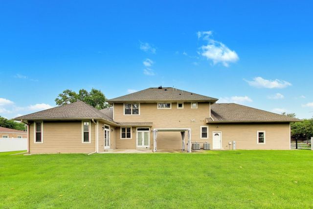 2311 N Arlington Heights Road, Arlington Heights, IL 60004