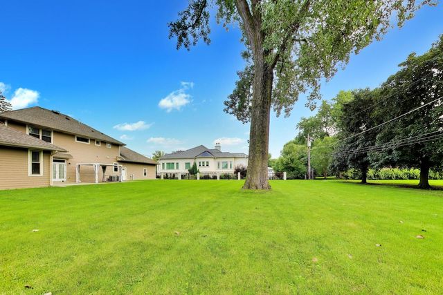 2311 N Arlington Heights Road, Arlington Heights, IL 60004
