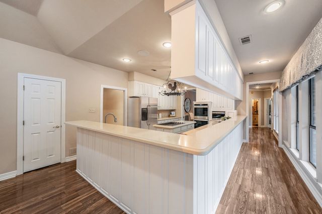 2908 Oak Trail Court, Dalworthington Gardens, TX 76016