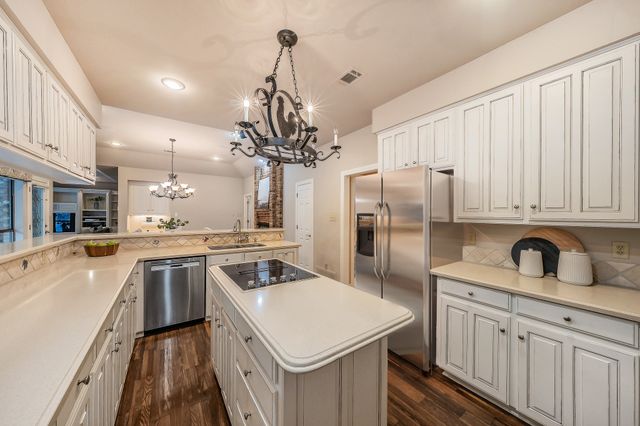 2908 Oak Trail Court, Dalworthington Gardens, TX 76016