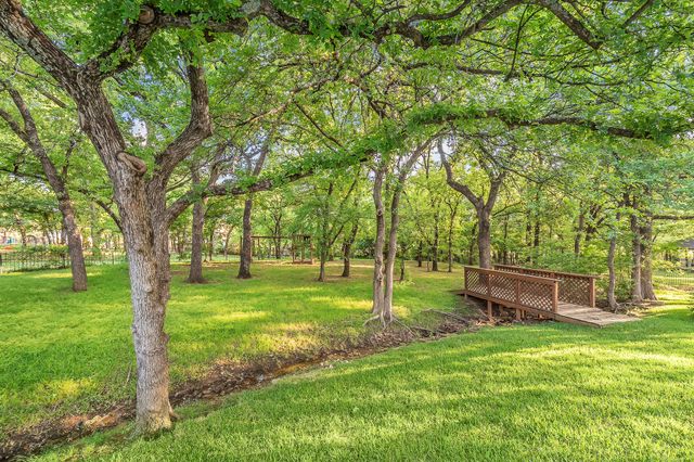 2908 Oak Trail Court, Dalworthington Gardens, TX 76016