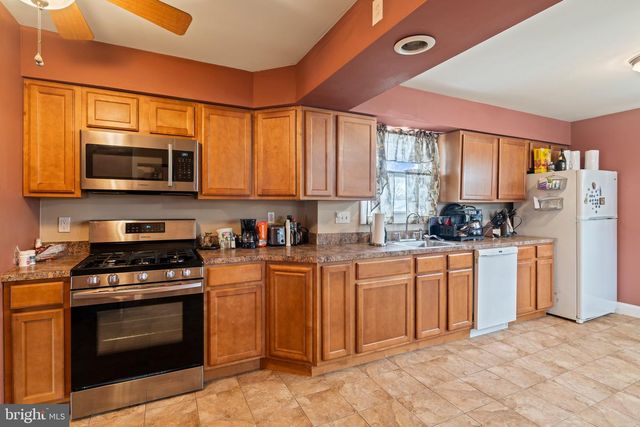 407 IVYSTONE LANE, Cinnaminson, NJ 08077