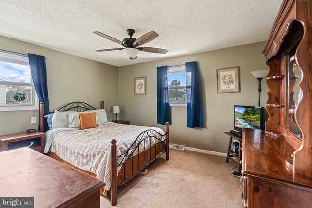 407 IVYSTONE LANE, Cinnaminson, NJ 08077