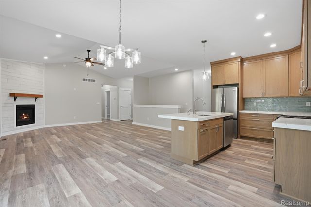 6320 Birch Meadows Lane, Handy Township, MI 48836