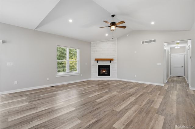 6320 Birch Meadows Lane, Handy Township, MI 48836