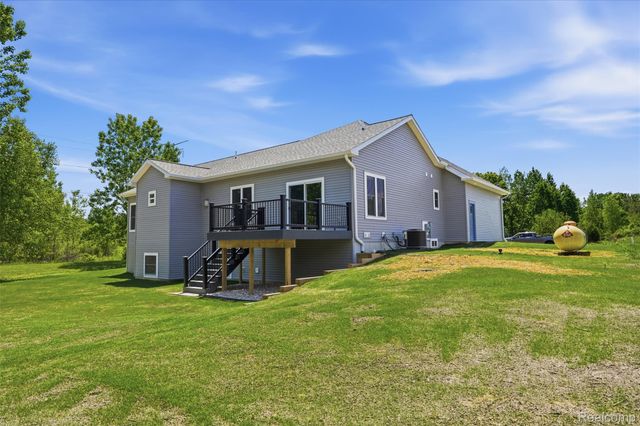 6320 Birch Meadows Lane, Handy Township, MI 48836