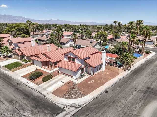 3901 Courtside Lane, Las Vegas, NV 89108