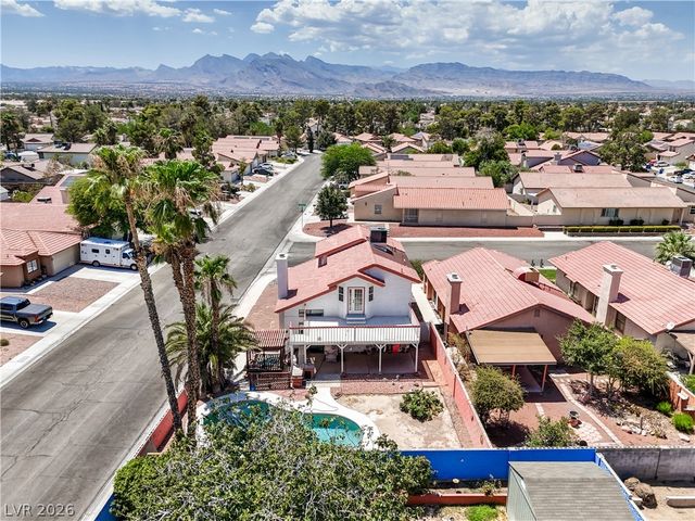 3901 Courtside Lane, Las Vegas, NV 89108