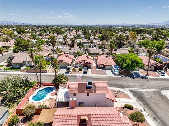 3901 Courtside Lane, Las Vegas, NV 89108