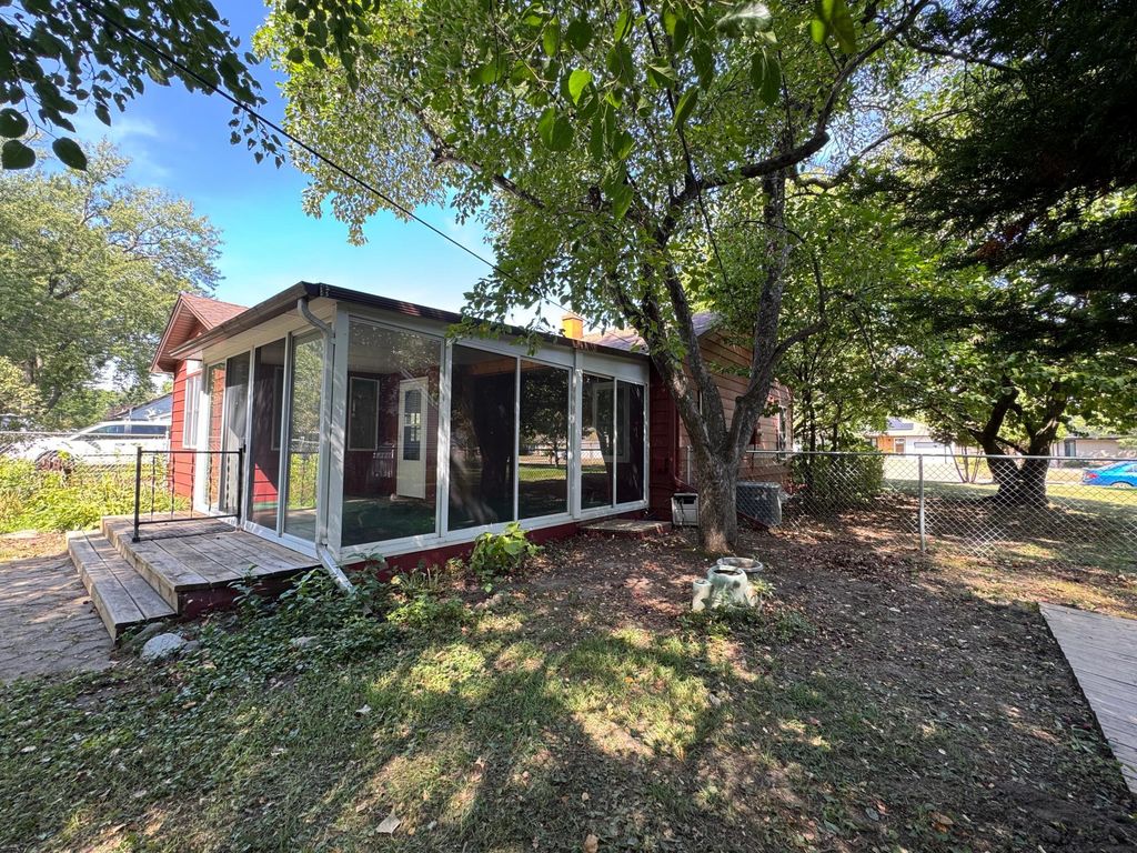 830 Sandhurst Drive W, Roseville, MN 55113 — photo 3