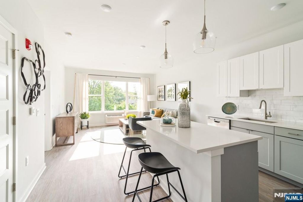 15 W Johnson Avenue 410, Bergenfield, NJ 07621