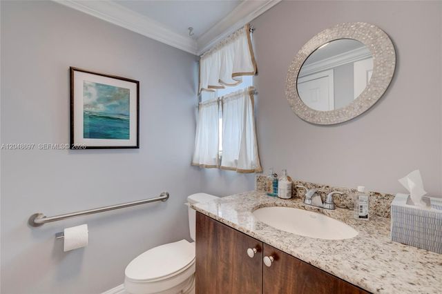 2201 SE 9th Street 108, Pompano Beach, FL 33062