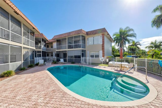 2201 SE 9th Street 108, Pompano Beach, FL 33062