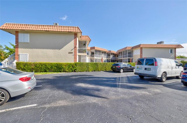 2201 SE 9th Street 108, Pompano Beach, FL 33062