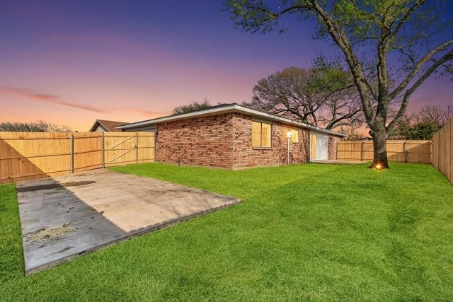 9131 High Plain Lane, Dallas, TX 75249