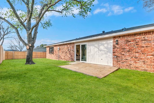 9131 High Plain Lane, Dallas, TX 75249