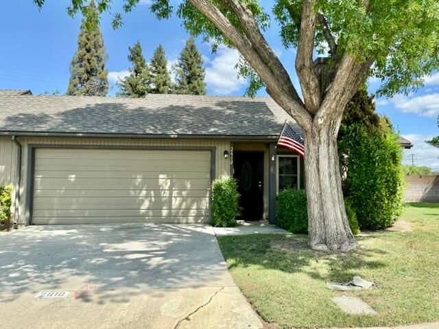 2610 E Tulare Avenue, Visalia, CA 93292