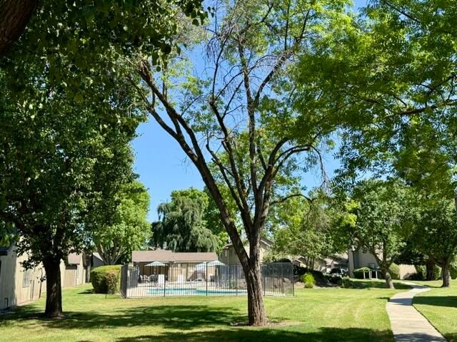 2610 E Tulare Avenue, Visalia, CA 93292