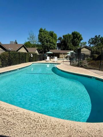 2610 E Tulare Avenue, Visalia, CA 93292