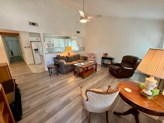 2610 E Tulare Avenue, Visalia, CA 93292