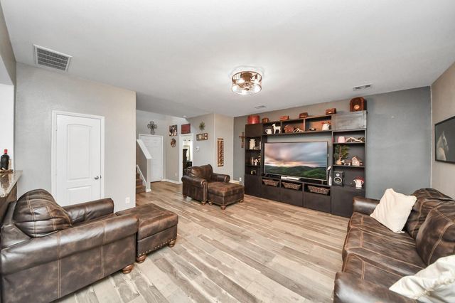 415 Hawks View Drive, La Marque, TX 77568
