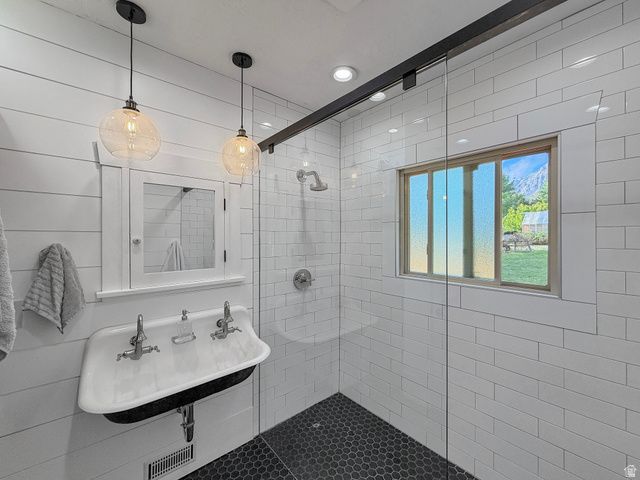 684 E 2650 N, North Ogden, UT 84414