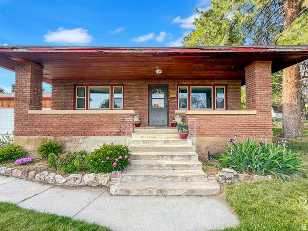 Image 27 of property listing at 684 E 2650 N, North Ogden, UT 84414