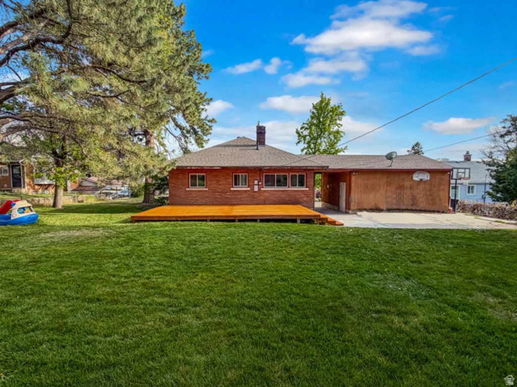 Image 32 of property listing at 684 E 2650 N, North Ogden, UT 84414