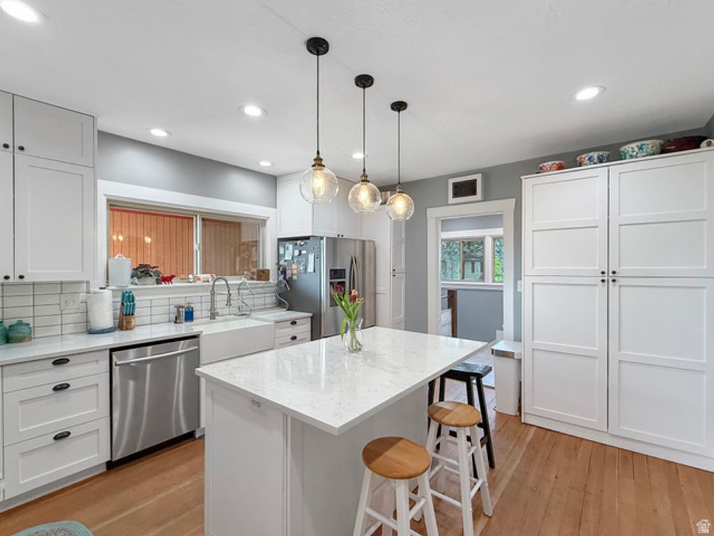 Image 8 of property listing at 684 E 2650 N, North Ogden, UT 84414